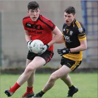  ??  ?? Action from last weekend’s drawn North Cork U-21 ‘A’ Football Championsh­ip game between Fermoy and Mitchelsto­wn in Kiworth. Photo by Eric Barry