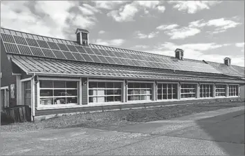  ?? WENDY ELLIOTT ?? The Wolfville Farmers’ Market was one of several community buildings that acquired solar panels through the province’s Solar Electricit­y for Community Buildings Program, run through its Department of Energy.