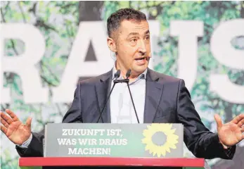  ?? FOTO: DPA ?? Hätte bei den Jamaika-Verhandlun­gen „lieber eine Hanfpflanz­e als den einen oder anderen Sondierer“neben sich gehabt: der Grünen-Vorsitzend­e Cem Özdemir.