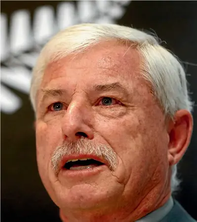  ?? GETTY IMAGES ?? Sir Richard Hadlee, left in action against Australia in 1987, is taking a typically analytical approach to his fight against colorectal cancer.