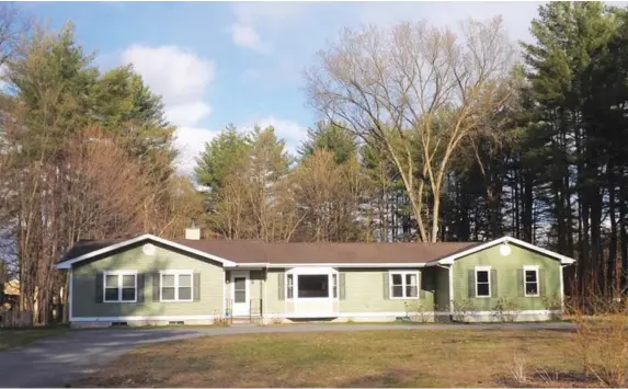  ?? PHOTO PROVIDED courtesy of Roohan Realty ?? 54 KIRBY RD SARATOGA SPRINGS $360,000