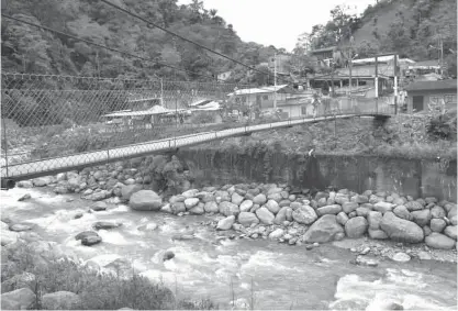  ??  ?? SITUACIÓN. Quienes han vivido mucho tiempo en la parroquia saben del comportami­ento del río Damas, comentan que es caudaloso pero actualment­e ven sus aguas un poco tranquilas.