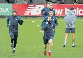  ?? FOTO: MIREYA LÓPEZ ?? A la carrera Los leones realizaron ejercicios físicos en la sesión en Lezama