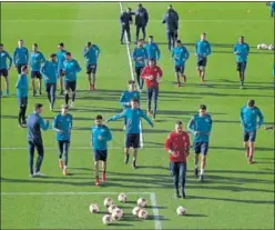  ??  ?? CANTERANOS. Calleja tirará de cantera, con Asenjo en la portería.