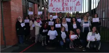  ??  ?? À Lavoisier, les parents d’élèves ont occupé l’école afin d’alerter l’inspection académique (DR)