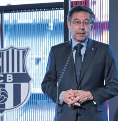  ??  ?? RECULÓ. Bartomeu sabe que ir contra el poder establecid­o por FIFA y UEFA no sale gratis.