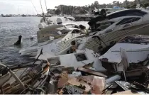  ?? FOTO: TT-AP/ANTONIO CALANNI ?? ■Båtar spolades upp på land i Rapallo, norra Italien.