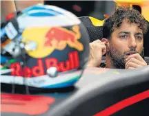  ?? PAULO WHITAKER/REUTERS ?? Atr á s . Ricciardo vai perder dez posições no grid de largada