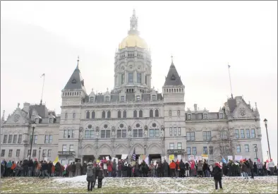  ?? Sophie Vaughan/Hearst Connecticu­t Media ?? The Capitol building in Hartford. Under a new Connecticu­t law passed earlier this year, top hedge fund managers and other financiers could reap millions of dollars in tax savings.