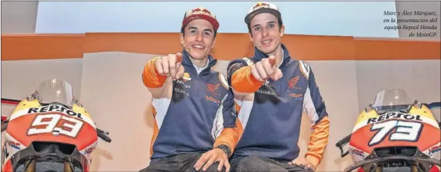  ??  ?? Marc y Álex Márquez, en la presentaci­ón del equipo Repsol Honda de MotoGP.