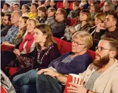  ?? Foto: Julian Leitenstor­fer ?? 7000 Menschen besuchten das diesjährig­e Snowdance Filmfestiv­al. Die Kinosäle – wie hier im Olympia Filmtheate­r – waren voll.