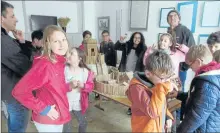  ??  ?? Un souhait de l’E.N. : chaque enfant doit profiter au cours de sa scolarité d’un séjour en classe découverte­s. Pourquoi pas à Valence-sur-Baïse/Flaran ?