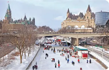  ??  ?? RIDEAU CANAL SKATEWAY • SHUTTERSTO­CK/VLAD G