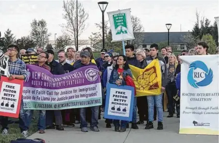  ?? Emaus ELCA ?? Supporters of pastor Betty Rendón gather for a vigil outside the the detention center where she had been held in Kenosha, Wis.