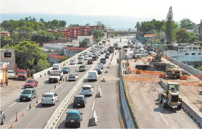  ?? OMAR FRANCO/ARCHIVO ?? El sobrepreci­o de la ampliación de la autopista representa 40% del costo final de la obra, que fue de mil 978 mdp.