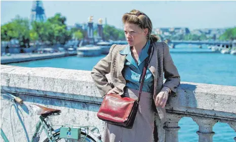  ?? FOTO: FILMFESTIV­AL ?? In dem Psychothri­ller „La Douleur“spielt Mélanie Thierry in der Rolle der Marguerite Duras ein fasziniere­ndes Katz-und-Maus-Spiel.
