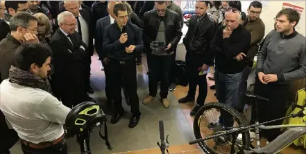  ?? DR ?? Nicolas Maurent, président de l’associatio­n « Choisir le Vélo » a expliqué le fonctionne­ment de la Casa du Vélo lors de l’inaugurati­on de ce lieu de partage.