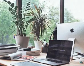  ?? ?? Office workers are happier and more productive when plants are incorporat­ed into workspaces.