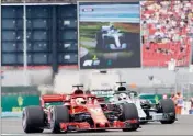  ??  ?? Qu’on ne s’y trompe pas, Sebastian Vettel partira derrière les Mercedes cet après-midi.