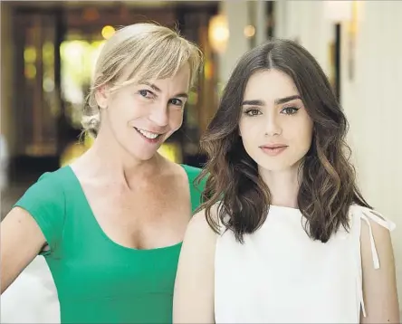  ?? Michael Owen Baker For The Times ?? MARTI NOXON, left, makes her directoria­l debut in “To the Bone,” which stars Lily Collins as a young adult struggling with anorexia.