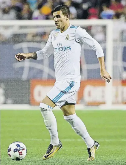  ?? FOTO: GYI ?? Theo Hernández conduce el balón de fuera hacia dentro durante uno de sus 23 partidos oficiales con el Real Madrid