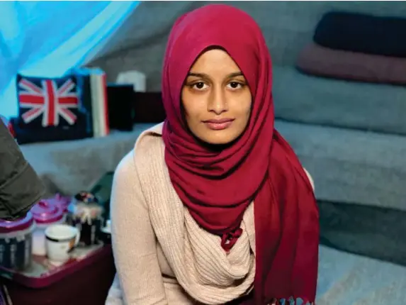  ??  ?? Shamima Begum in her tent in a camp in Syria (ABC News)