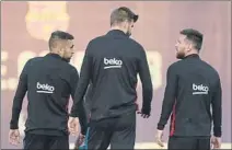  ?? FOTO: MANEL MONTILLA ?? El Barça se entrenó ayer en la Ciutat Esportiva a las órdenes de Valverde. Sin Iniesta, pero con Alba, a Bilbao