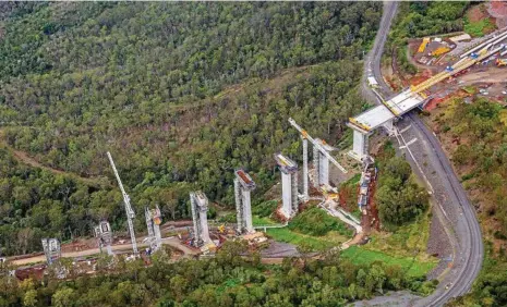  ?? PHOTOS: ABOVE PHOTOGRAPH­Y PTY LTD ?? PROJECT PROGRESS: Nexus has shared photos of the Toowoomba Second Range Crossing, including progress of the viaduct.