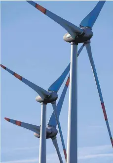  ?? FOTO: KARL-JOSEF HILDENBRAN­D/DPA ?? Windkrafta­nlagen spielen in den Vorschläge­n der Parteien zur Rettung des Klimas eine entscheide­nde Rolle.