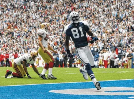  ?? ASSOCIATED PRESS FILE PHOTO ?? Dallas Cowboys wide receiver Terrell Owens scores against San Francisco during a game on Nov. 23, 2008, in Irving, Texas.