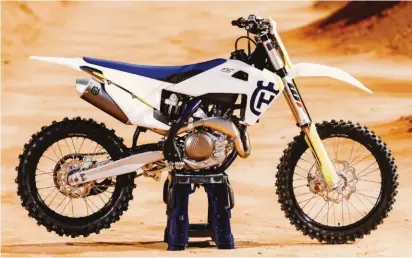  ??  ?? La 450 FC est le modèle qui a le plus évolué cette année. Que du plus constaté au guidon de la moto sacré en SX aux US.