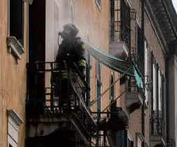  ?? (foto Vision) ?? I soccorsiI vigili del fuoco impegnati nell’intervento di ieri nella zona di San Simeon