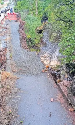  ?? ?? Collapse The wall and pavement at Catter Burn Bridge was damaged