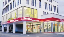  ??  ?? Das Miele Center Rehrl in der Münchner Bundesstra­ße – gleich nach dem Kreisverke­hr Salzburg-Mitte, Richtung Freilassin­g.