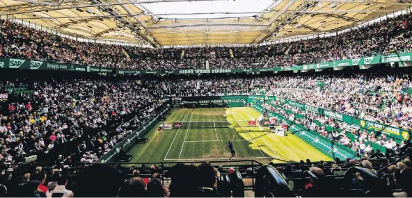  ?? FOTO: IMAGO ?? Blick ins Wohnzimmer: Auf dem Center Court wird vor großer Kulisse gespielt – ins Stadion passen 11.500 Zuschauer.