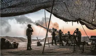  ?? Cpl. Rachel Diehm / Bloomberg News ?? The U.S. Army is considerin­g a replacemen­t for the M777 155 mm howitzer, but there are a number of hurdles jeopardizi­ng the purchase, including a six-month halt in deliveries last year.