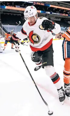  ?? FOTO: JASON FRANSON/THE CANADIAN PRESS/AP ?? Tim Stützle ist bei den Ottawa Senators trotz seines jungen Alters schnell zum Leistungst­räger geworden.