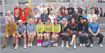  ?? FOTO: PRIVAT ?? Närrisch ging es zu beim „ Fassnachts­turnier“des Tennisbezi­rks F im Biberacher Hühnerfeld.