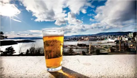 ?? Foto: Rolf Øhman ?? Oslo kommune har stengt all skjenking av alkohol. Til gjengjeld blir alle skjenkebev­illinger automatisk forlenget til oktober neste år.