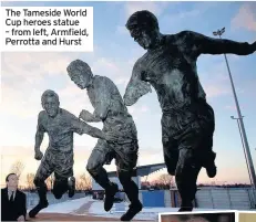  ??  ?? The Tameside World Cup heroes statue – from left, Armfield, Perrotta and Hurst