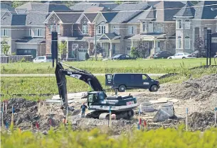  ?? JIM RANKIN TORONTO STAR FILE PHOTO ?? Some areas would be required to have 50 residents and jobs per hectare on greenfield­s.