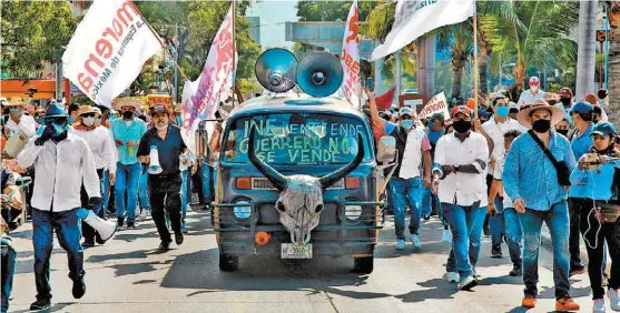  ?? CARLOS A. CARBAJAL/ CUARTOSCUR­O ?? Por la pérdida de su registro, el político encabezó un mitin que se acortó porque no se sentía bien.