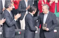  ??  ?? Enrique Ochoa, Enrique Peña Nieto y Manlio Fabio Beltrones