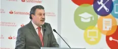  ??  ?? El presidente de la Asociación de Bancos de México (ABM), Marcos Martínez, en el evento premio Santander a la innovación empresaria­l.