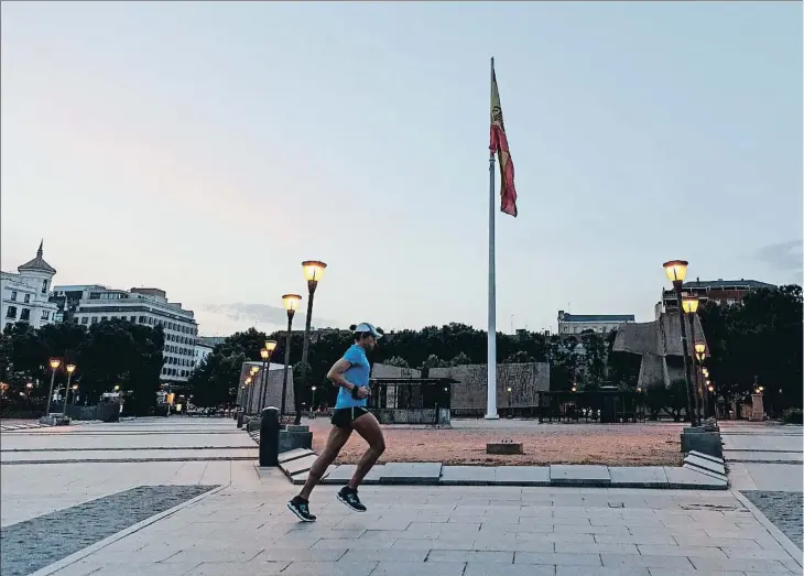  ??  ?? La plaça de Colón de Madrid, escenari de la manifestac­ió contra els indults als polítics independen­tistes catalans presos