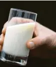  ?? Foto: dpa ?? Einer der größten deutschen Milchverar­beiter löste den Rückruf auf.