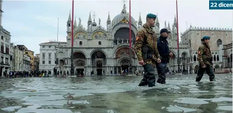 ?? (Lapresse) ?? Acqua alta Piazza San Marco invasa dall’acqua il 22 dicembre 2019, quando la marea sfiorò i 130 centimetri in mare (ieri è stato registrato un picco di due centimetri in più). Il 12 novembre 2019, si toccò una punta di 187 centimetri, la seconda più alta della storia 22 dicembre 2019