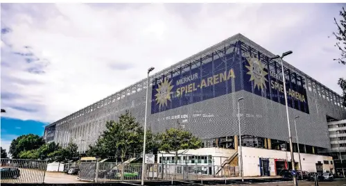  ?? RP-FOTO: ANDREAS BRETZ ?? Die Arena wird zum Standort des Impfzentru­ms gegen das Corona-Virus.