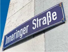  ?? ARCHIVFOTO: SEBASTIAN KORINTH ?? Es kann losgehen: Der Gammerting­er Gemeindera­t hat die Sanierung der Inneringer Straße in Feldhausen in Auftrag gegeben.