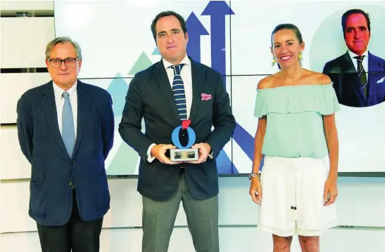  ?? ?? Andrés Villegas al recoger el premio CEO del año